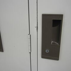 特価！　4人用ロッカー　鍵あり　ニューグレー　900ｘ515ｘ1790　塗装はげありの画像