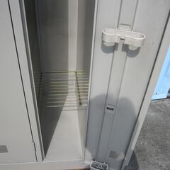 特価！　4人用ロッカー　鍵あり　ニューグレー　900ｘ515ｘ1790　塗装はげありの画像