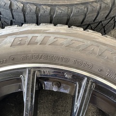 ベンツGLCスタッドレス　ブリザックの画像