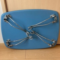 折りたたみ机の画像