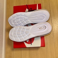 【美品】
NIKE AIR MAX AXIS 26.5cm 　の画像