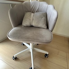 パソコンデスク＆チェアの画像