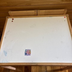 IKEA キッズデスクの画像