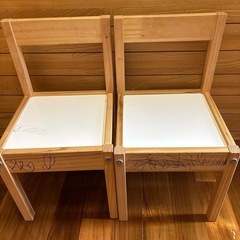 IKEA キッズデスクの画像