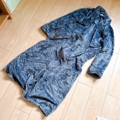 新品⭐️ 着る毛布 プレミアムマイクロファイバー ガウンタイプ 男女兼用　グレー XLの画像