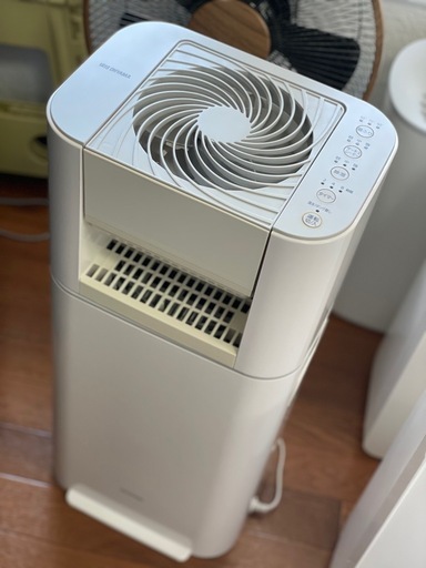 サーキュレーター除湿機IRIS OHYAMA 2021年 (沖縄家電家具激安