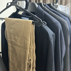 Mサイズくらい　メンズ　スーツ　セットアップ　ジャケット　パンツ　シャツ　大量　まとめ売りの画像
