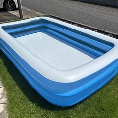 大型ビニールプールの画像