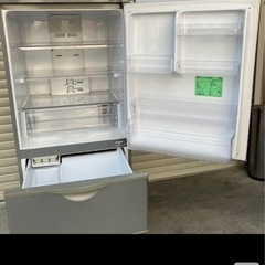 SANYO 255リットル冷蔵庫　の画像