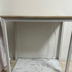 コンセント付きデスクお譲りします！の画像