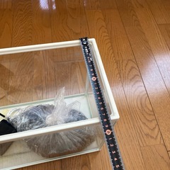 水槽と砂利とポンプの画像
