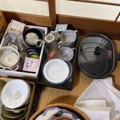 食器、鍋などまとめての画像