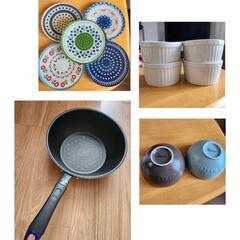 フライパン　食器（小皿、どんぶり、お茶碗、小鉢）セットの画像