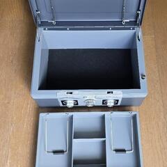 金庫　手提げ金庫 CROWNクラウン TYPE D-2 Made in Japan の画像