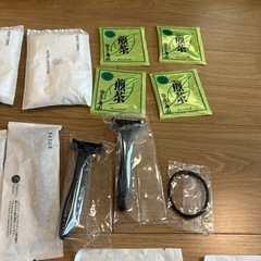 アメニティー　くし　歯ブラシ　髭剃り の画像