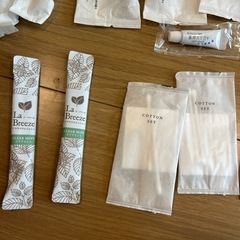アメニティー　くし　歯ブラシ　髭剃り の画像