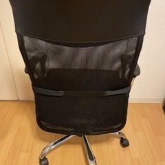 机と椅子の画像