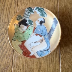 【九谷焼】春画盃 金彩 3枚セット 木箱入りの画像