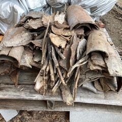 ケヤキ樹皮他　　薪　　の画像