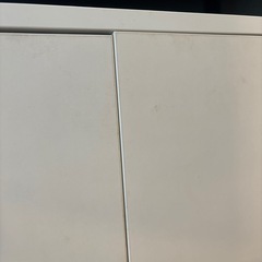 IKEA エーケト　扉付きキャビネットの画像