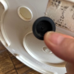 白い大型植木鉢　鉢カバーの画像