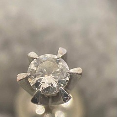 ダイヤモンドスタッドピアス（片耳）。(鑑定書無し)の画像
