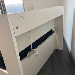 棚・コンセント・引き出し収納付きベッドの画像