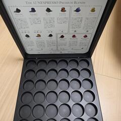 NESPRESSO コーヒーメーカーC100、カプセルホルダー付きの画像