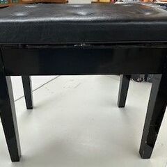 ピアノ用の椅子の画像