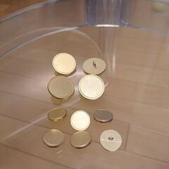 金ボタン　大４個+小6個の画像