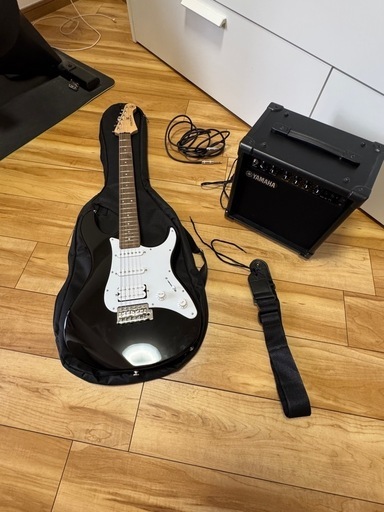 ほぼ未使用 エレキギターセット YAMAHA アンプ付き