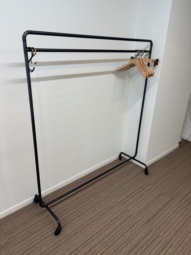 キャスター付きハンガーラック（引き取り限定）