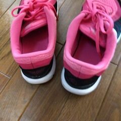 ナイキ.スニーカーFLEX.TR6、サイズ23.5cmの画像