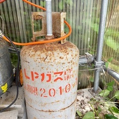 コンプレッサー、サブタンク、リール式エアホースボックスの画像