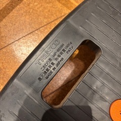 台車、掃除機、ゴミ箱の画像