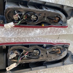 ハイエース純正テールランプの画像