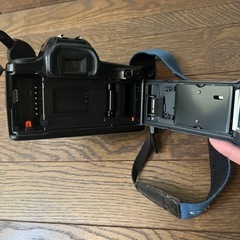 ③フィルムカメラ　CANON EOS 1000QDの画像