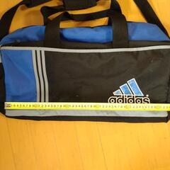 adidas ボストンバッグの画像
