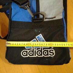 adidas ボストンバッグの画像