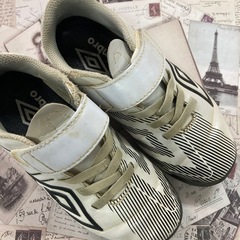Umbro スニーカー ホワイト ブラックの画像