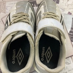 Umbro スニーカー ホワイト ブラックの画像