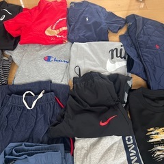 子供短パンとTシャツの画像