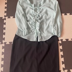 ノースリーブワンピースとブラウスセット
の画像