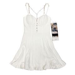 an アン チャーム付き ショルダービジュー 裾フリル Aラインミニキャバドレスの画像