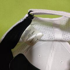 adidasメッシュキャップの画像