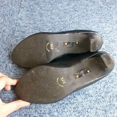 velikoko ブラックパンプス　21.5　黒の画像