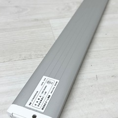 【中古品】オーム電機 2022年製 アルミバーライト 多目的灯 スリムタイプ 照明器具の画像