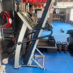 Life Fitness トレッドミル　ランニングマシン　の画像