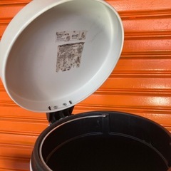 ペダル式ゴミ箱の画像