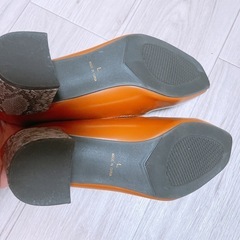 ViS Juze パンプスの画像